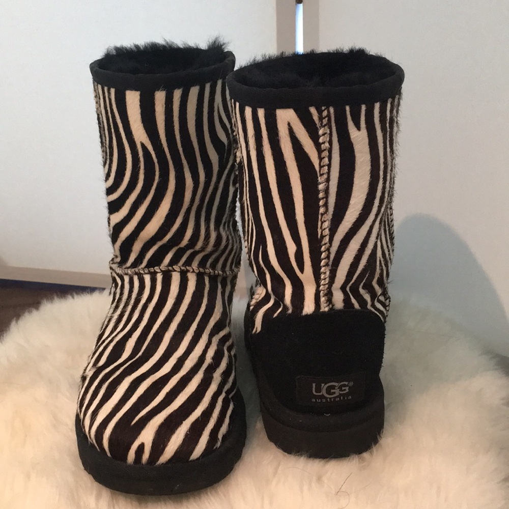 Zebra Ugg boots (NEVER WORN)